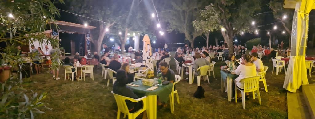 Comida y bebida