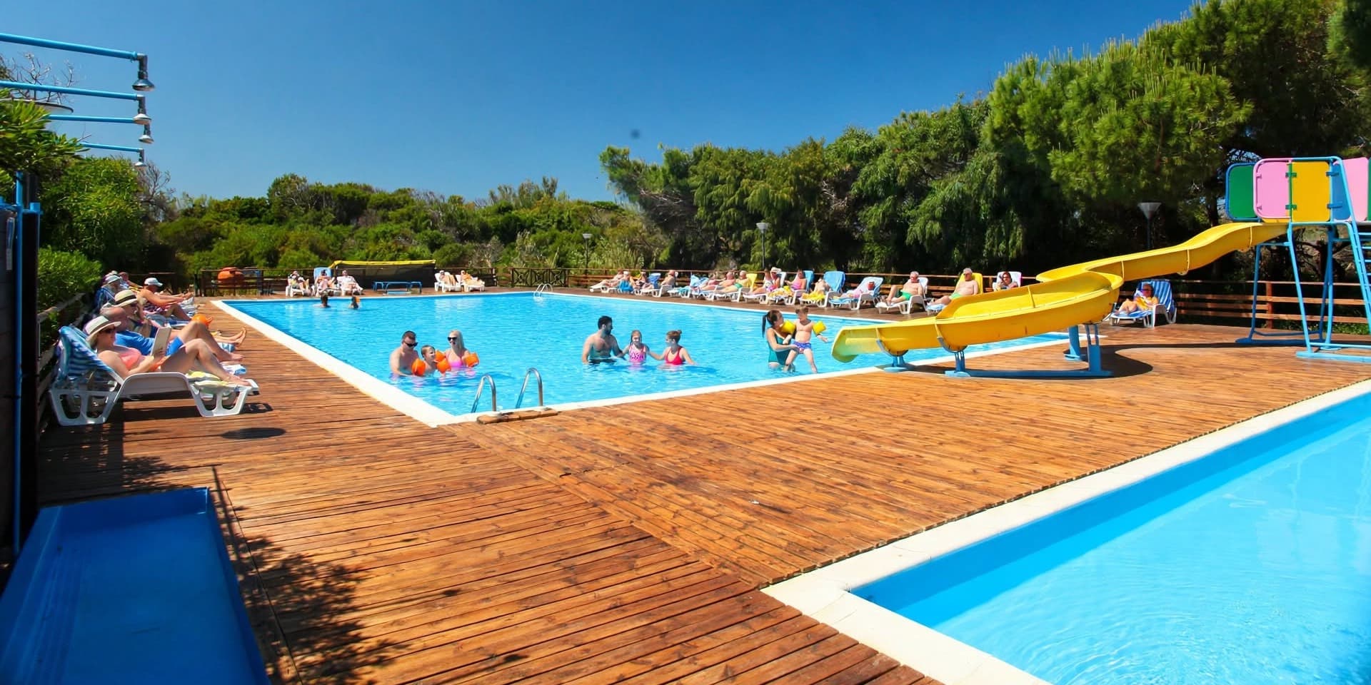 Camping Village Bella Sardinia, Cerdeña, Italia