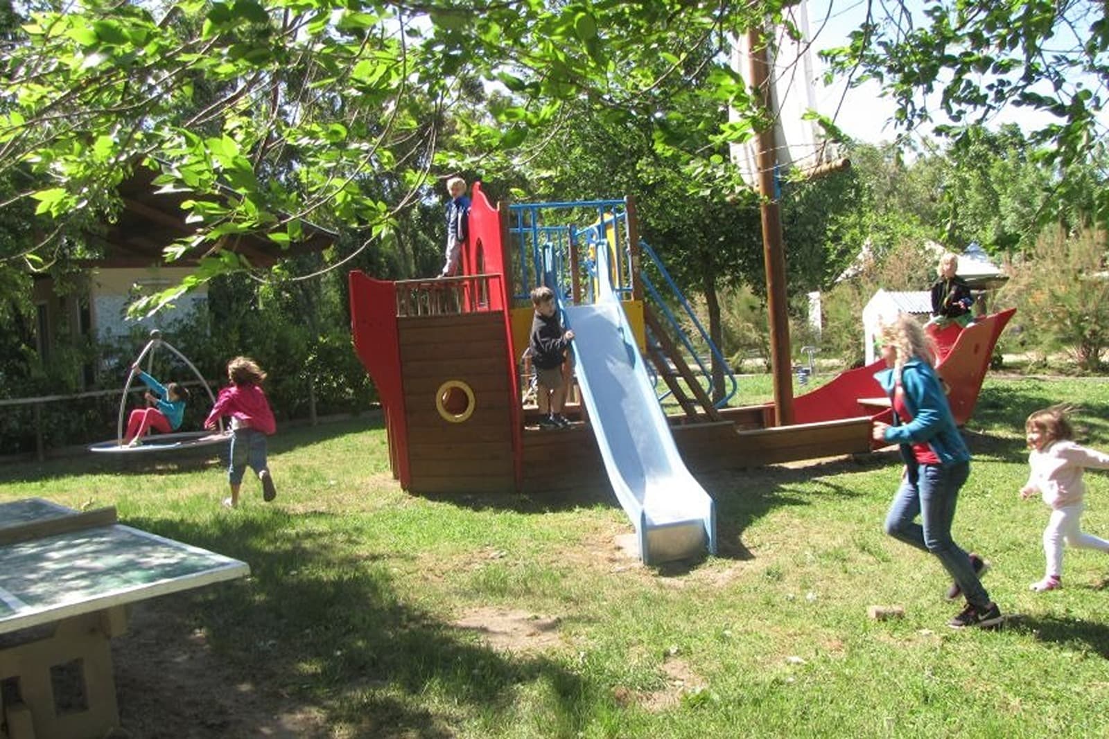 Leisure & Entertainment