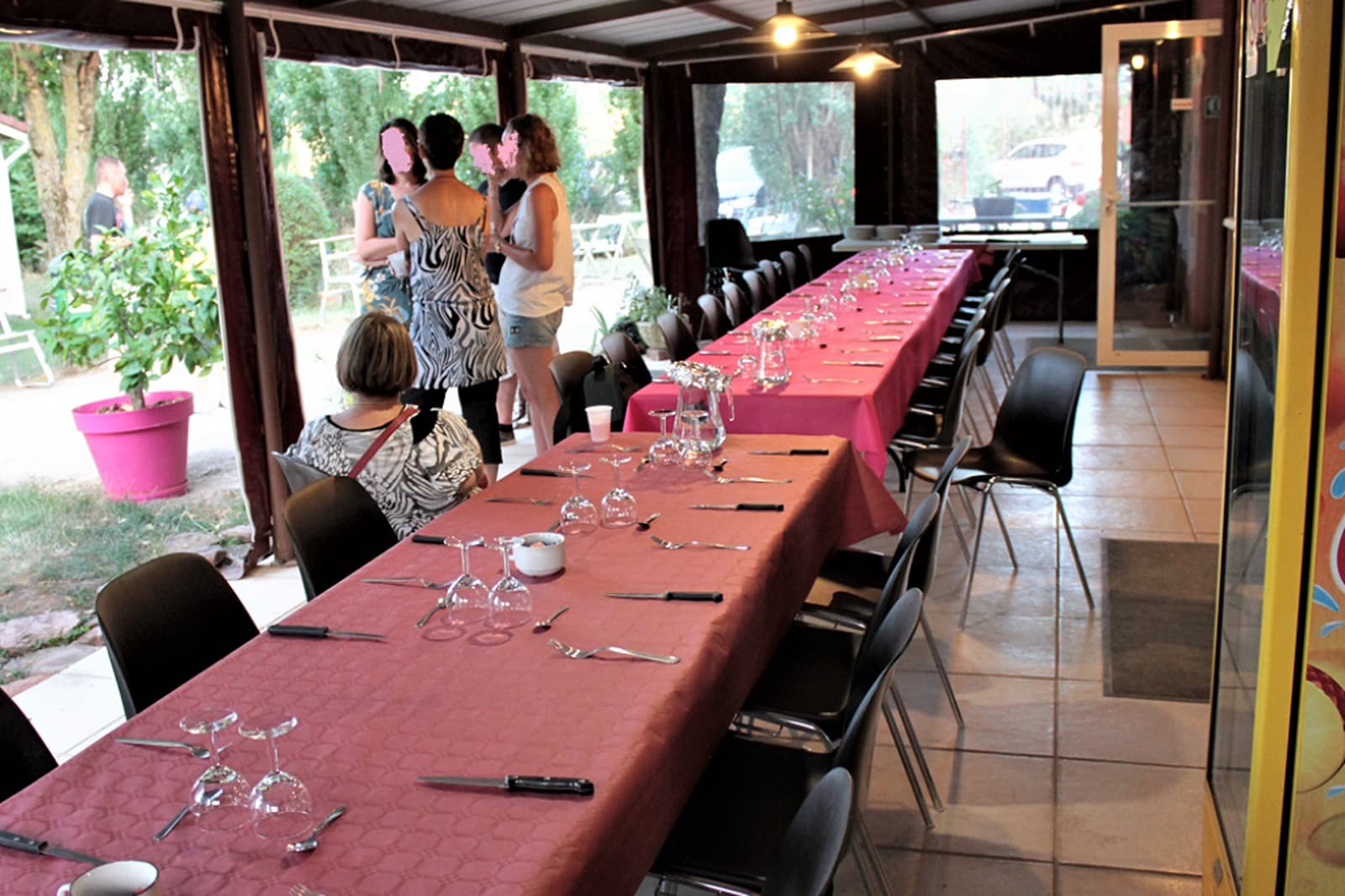 Comida y bebida